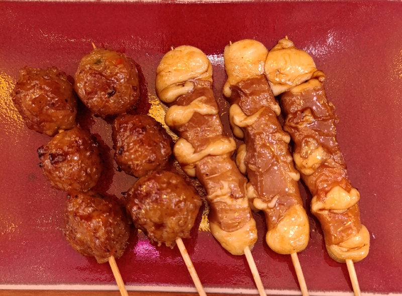 MB10-3brochette beuf fromage,2boulette de poulet