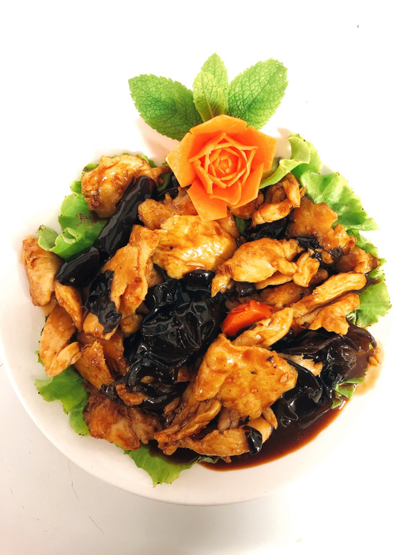 48.Poulet aux champignons noirs