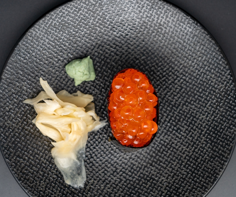 Ikura sushi