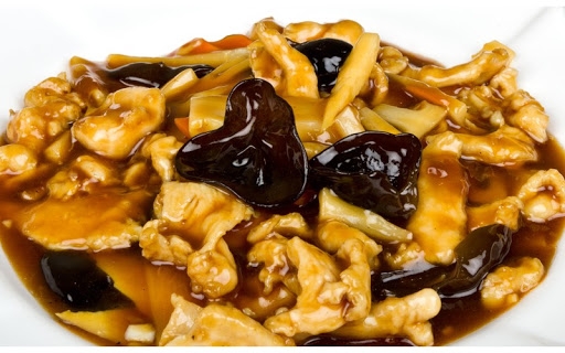 Poulet aux champignons noir