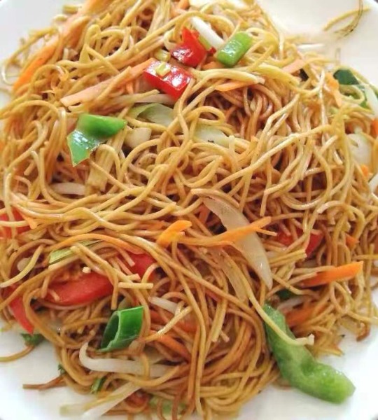 Nouilles sautées aux légumes