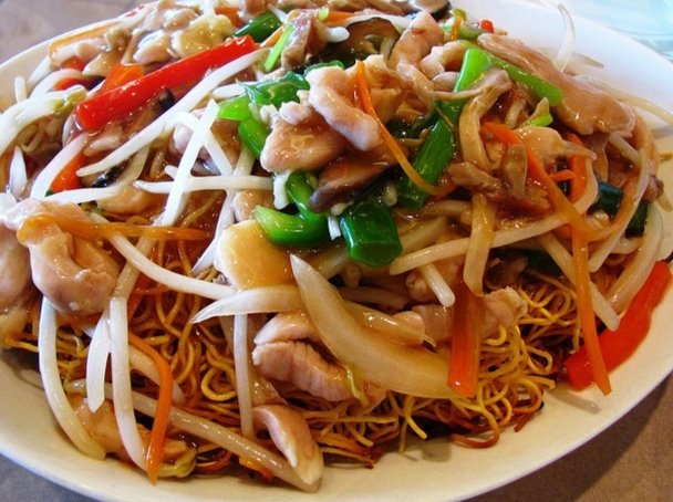 Nouilles sautées au poulet