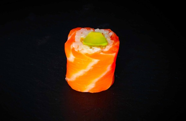 Maki saumon roll avocat
