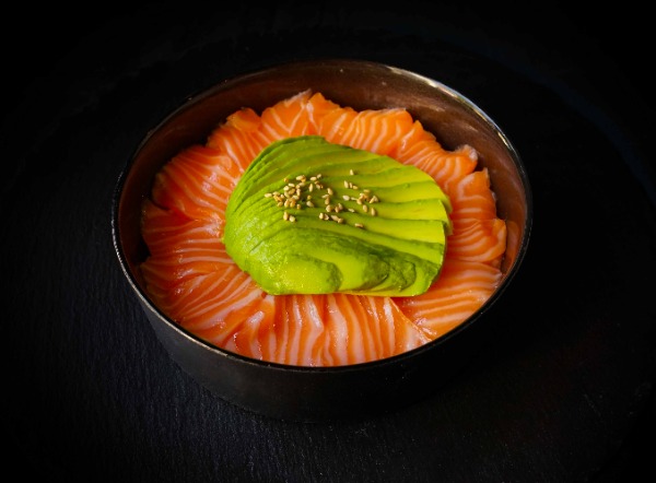 Chirashi saumon avocat