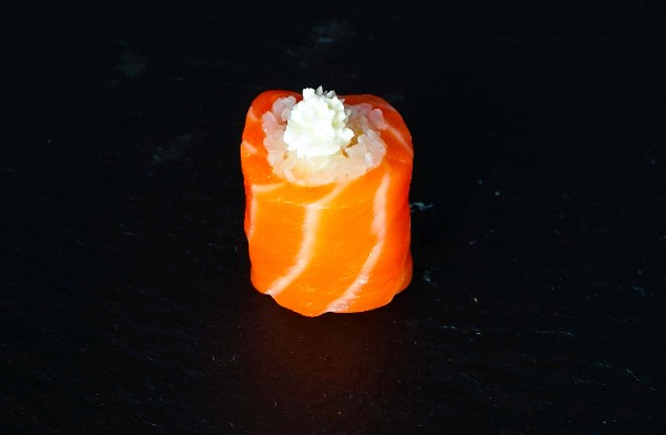 Maki saumon roll