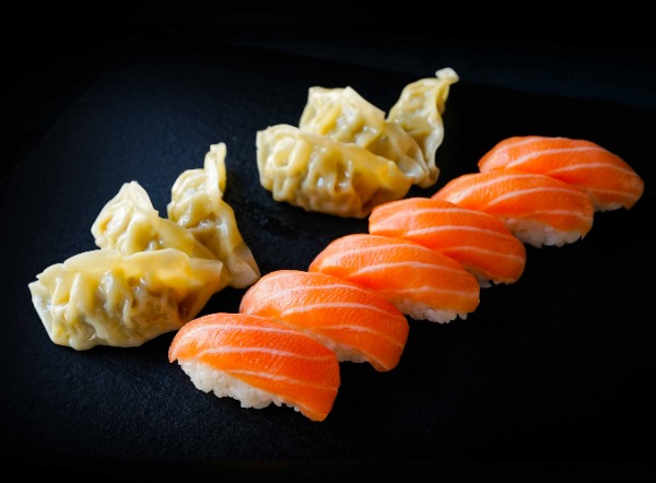 SUSHI & GYOZA