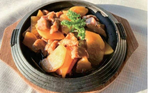 207. Manzo Con Patate