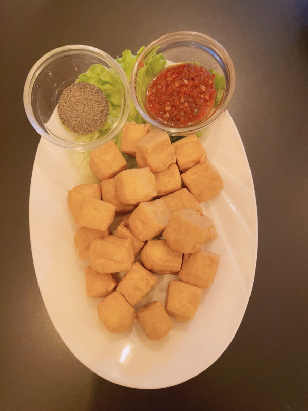 E7. 炸豆腐. Tofu frit