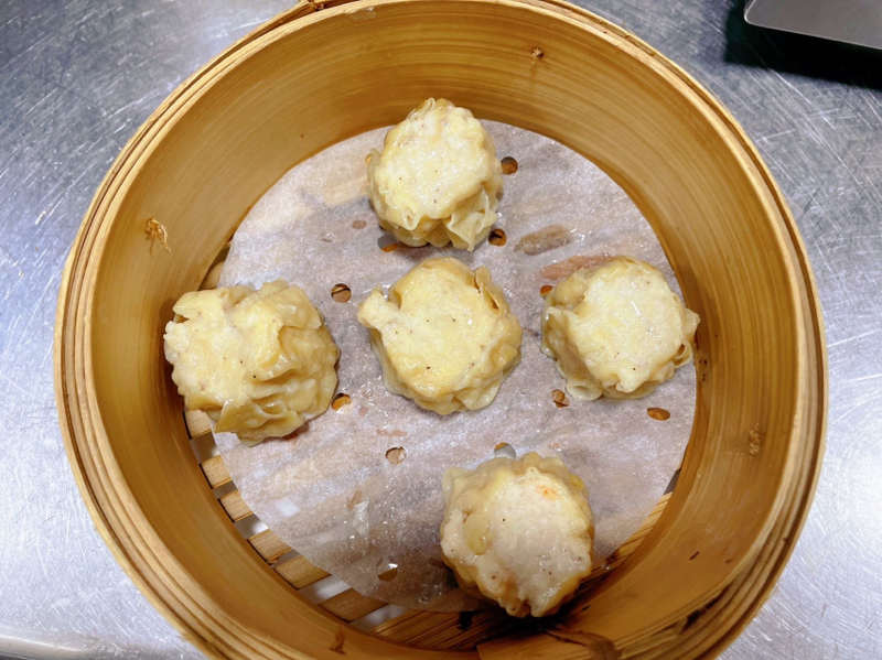 E18. 虾烧卖. Bouchées de crevettes (5pcs)