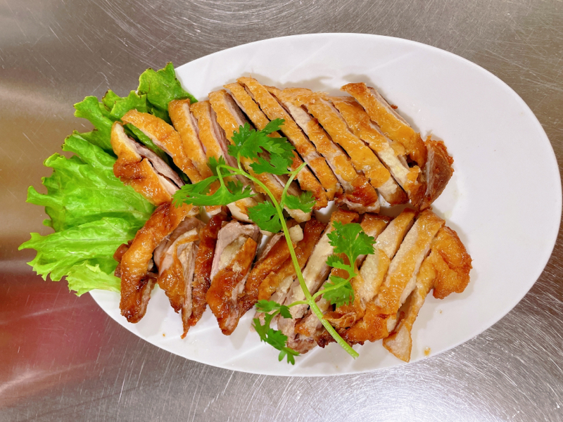 P8. 广东烧鸭. Canard laqué