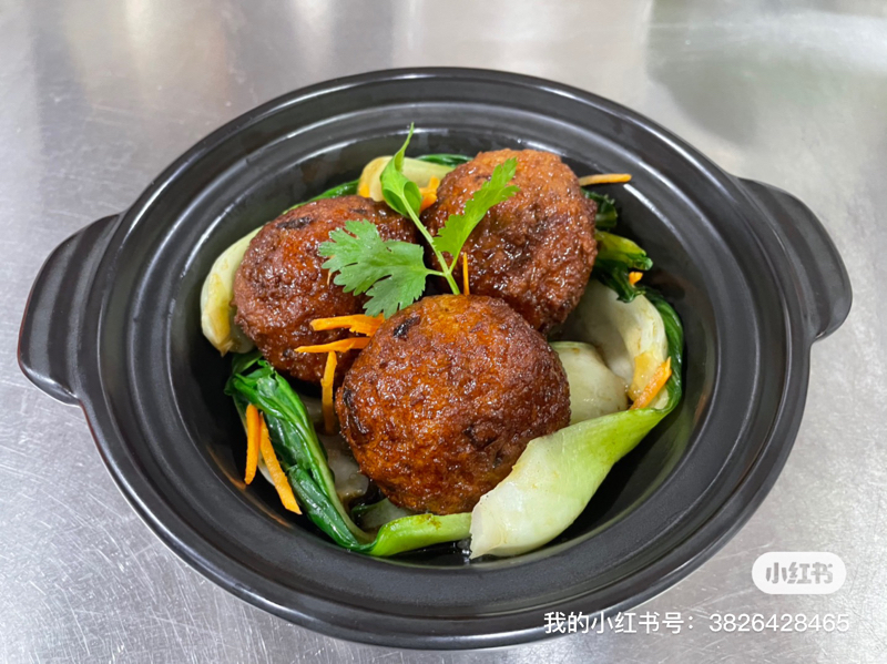 P18. 红烧狮子头.Grosse boules de porc à la sauce brune