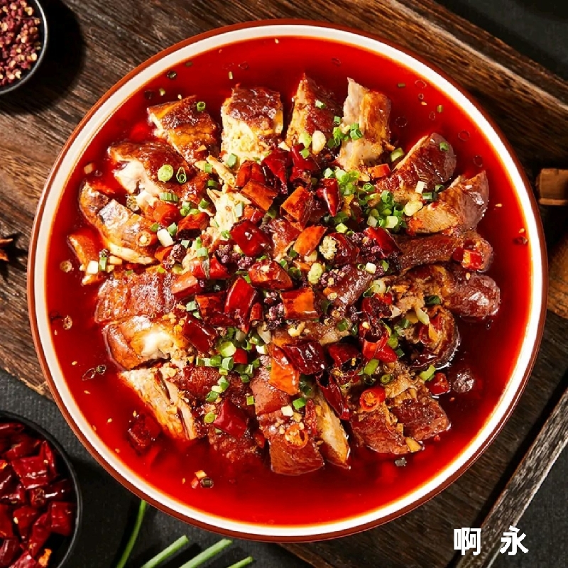 S13. 特色冒烤鸭(香辣)Canard laqué dans la bouillon piquante