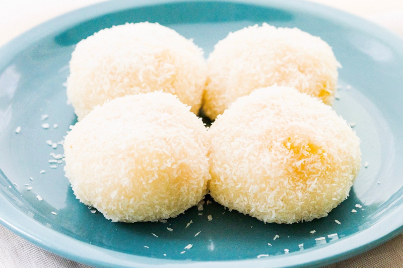 D3. Perle de coco (2 pieces) 糯米糍