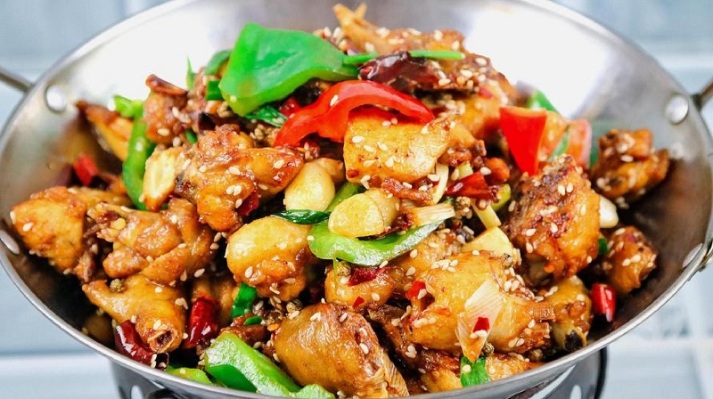 S19.干锅鸡 Poulet du chef sauté au wok