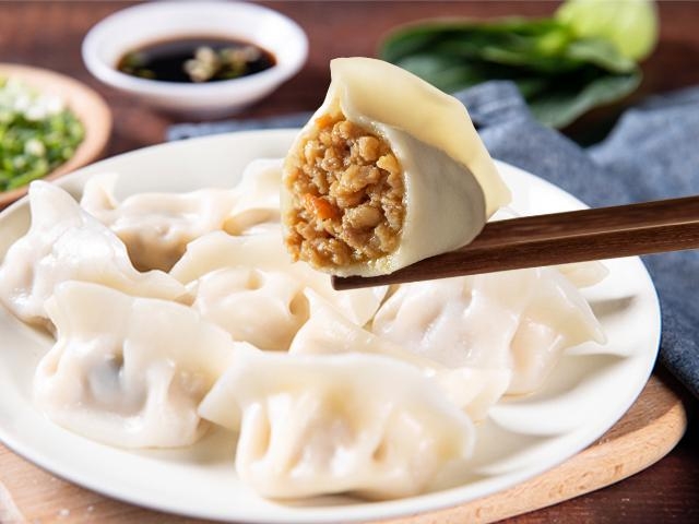 C3. 牛肉饺 15p Raviolis au boeuf