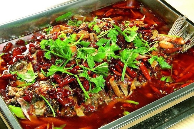 S8B. 香辣烤鱼🐟 Bar pimenté du chef