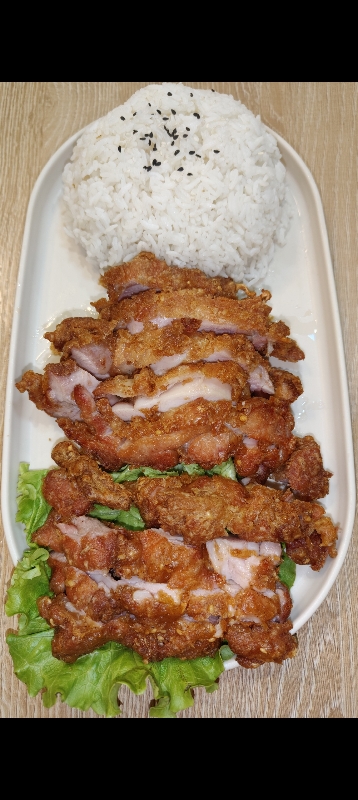R2. 香脆鸡排盖饭 Riz au poulet frit du chef