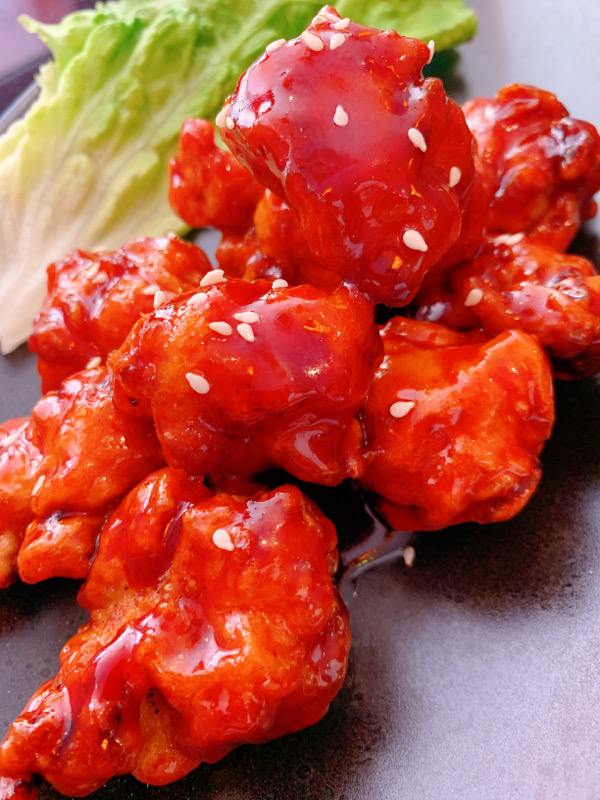 E8 甜辣炸鸡 Poulet frit coréen à la sauce sucre pimenté
