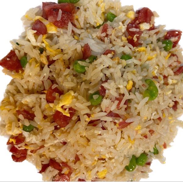 Riz sauté à la saucisse