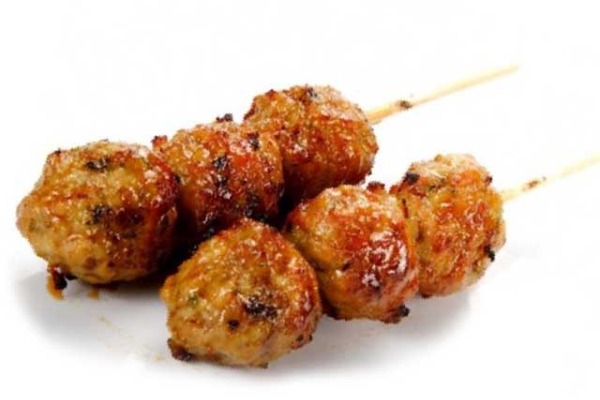 30. Brochette de Boulette de poulet (2p) (HALAL)