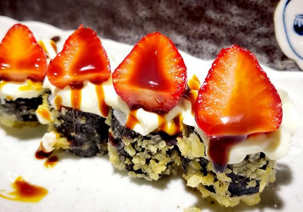 H9. Maki fritti con fragole