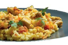 28. Riso saltato con pollo uova e verdure al curry