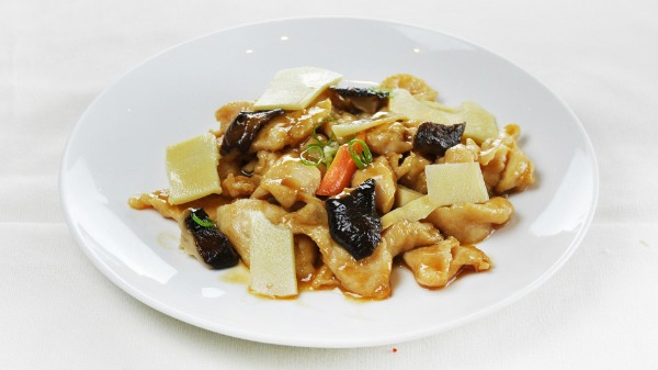 59a. Pollo funghi e bambu