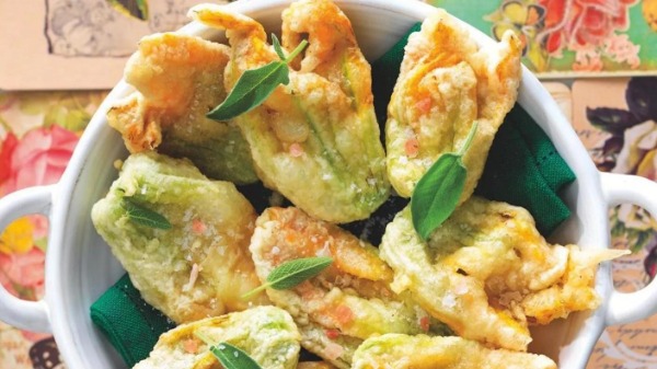 51b. Fiori di zucca con gamberi in tempura