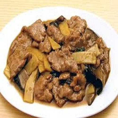 64. Vitello con funghi e bambu