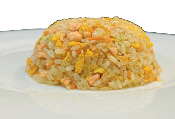 27b. Riso saltato con uova e salmone