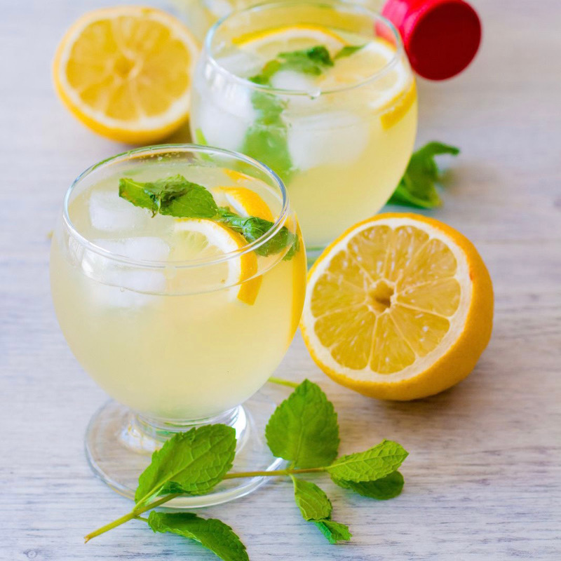 Citronnade maison pétillante