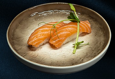 43. Nigiri sake