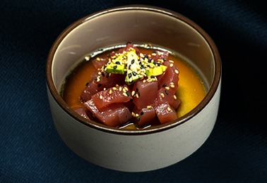 68. Tartare maguro