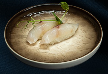 45. Nigiri suzuki