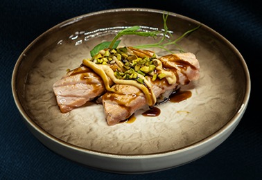 54. Nigiri sake flambe