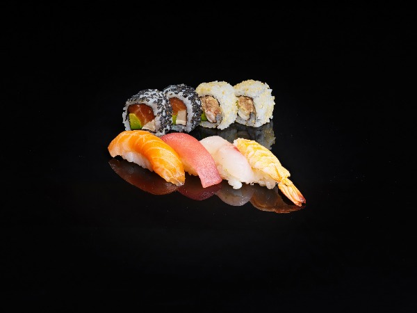 M3. MIXED SUSHI 8 PCS