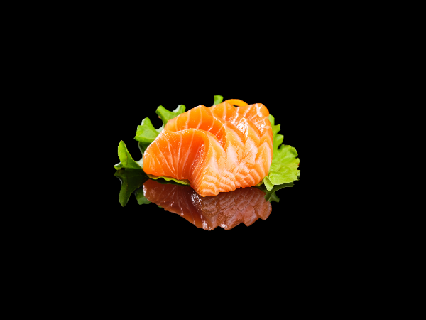 S1. RAW SALMON 4 PCS