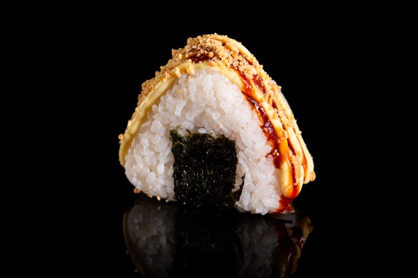 C8. Onighiri Salmone Fritto 1pz