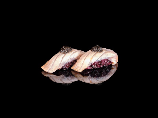 N15. FLAMED BLACK TRUFFLE SAKE NIGIRI 1pc
