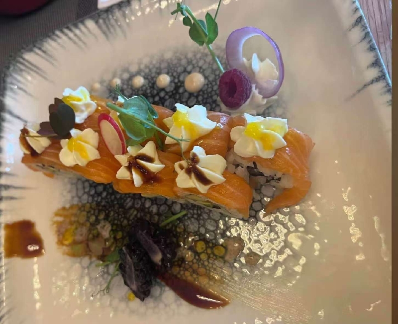 Salmon roll cream chantilly （8p）奶酪上面306