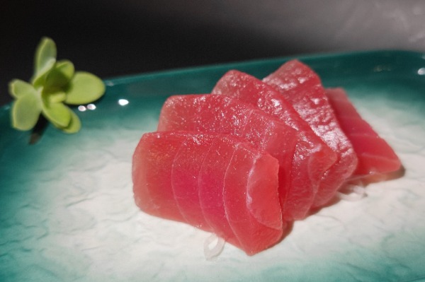 021. MAGURO SASHIMI