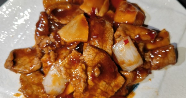 79. MANZO CON FUNGHI E BAMBU
