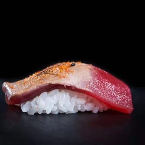 53. Nigiri atún Tostado(2PIEZAS)