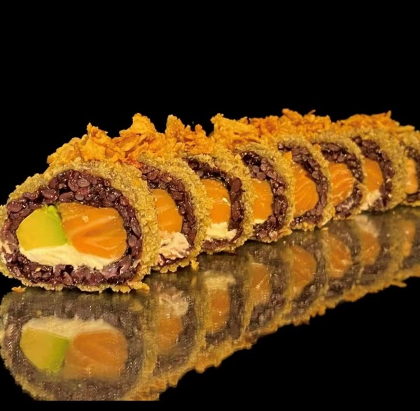 55A. Aguacate y queso Salmón (8PIEZAS)