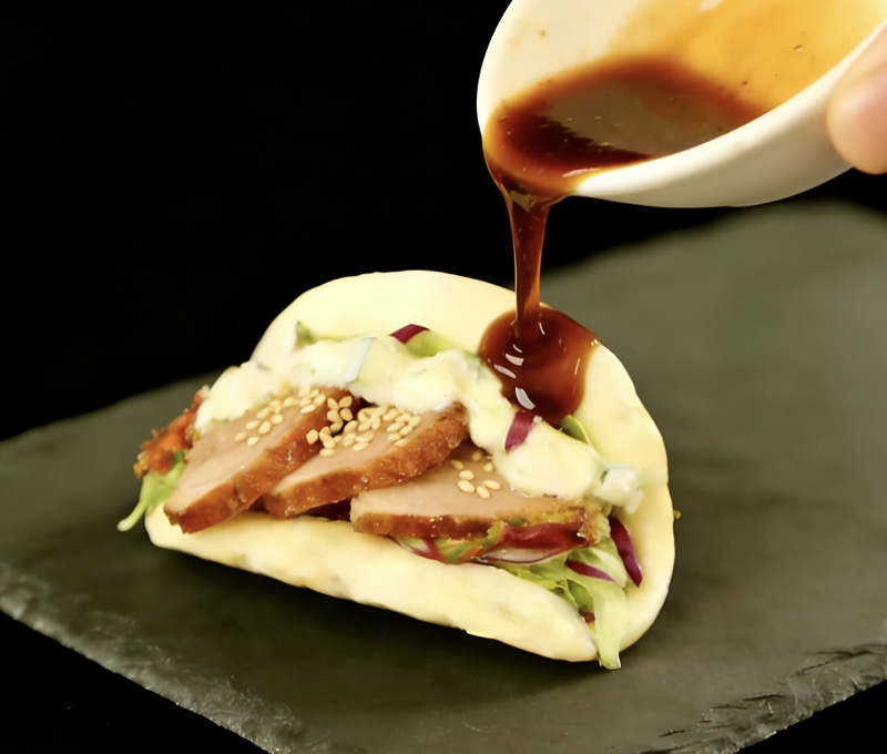 2IG. Panbao de pato asado (1 pieza)