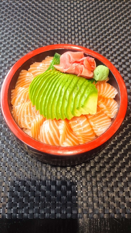 C1A.chirachi saumon avocat