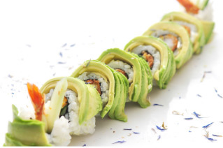 D22 Dragon roll tempura crevette, avocat