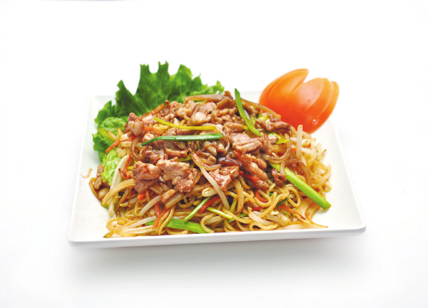 E15 Nouilles sautées au poulet