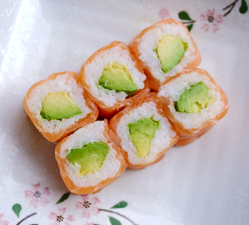 Maki saumon roll avocat