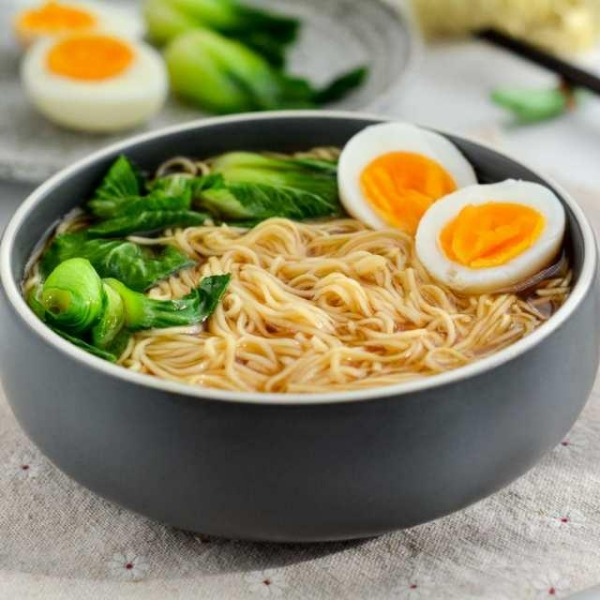 Soupe de nouilles aux légumes